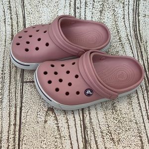 VGUC girls pink crocs size 2